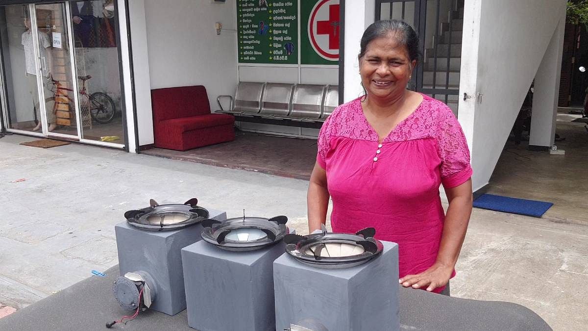 Charred Coconut Shell Stoves Cycling Hacks Helping Sri Lankans