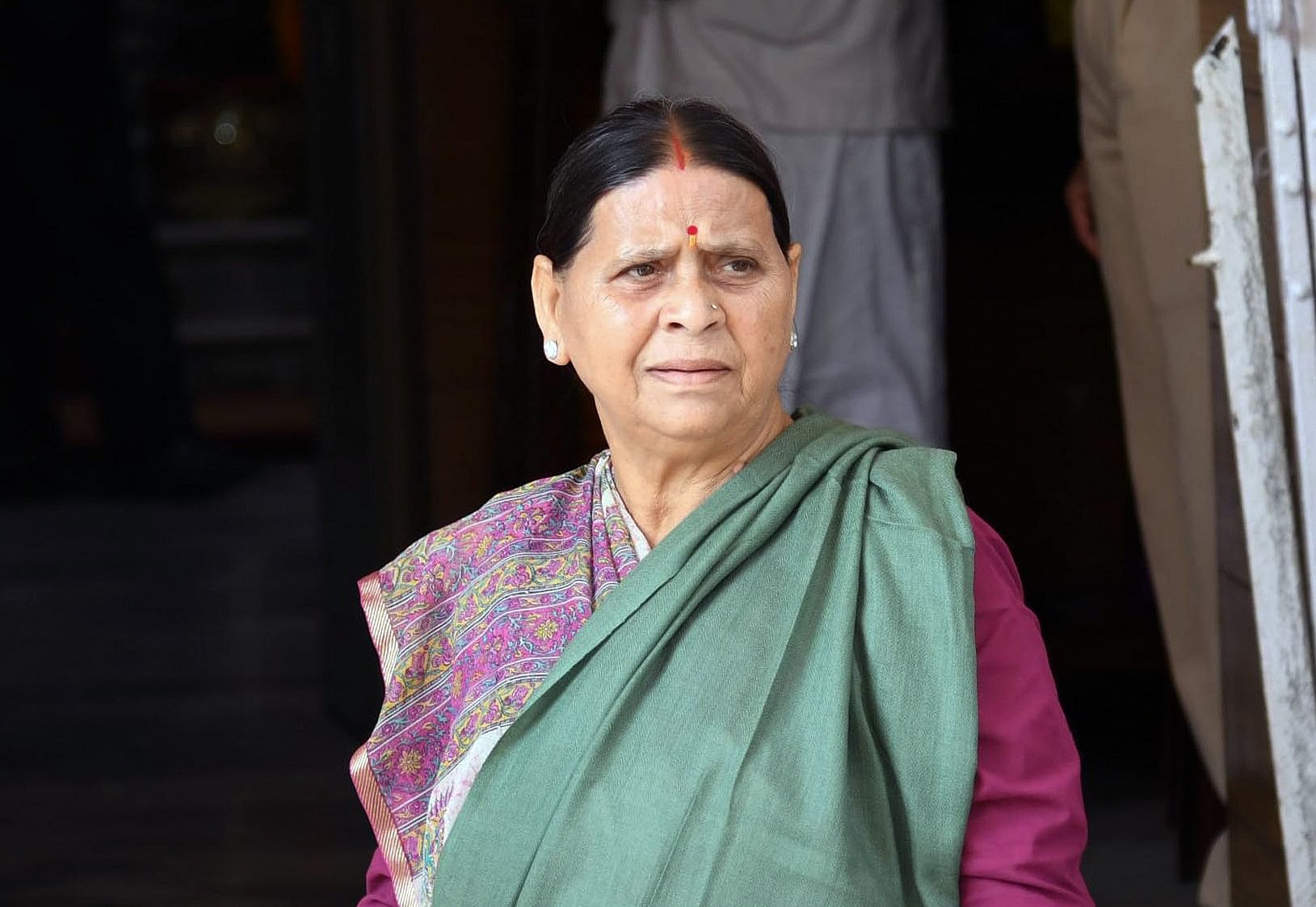 Cbi Questions Rabri Devi In Patna Home In Alleged Land For Jobs Scam