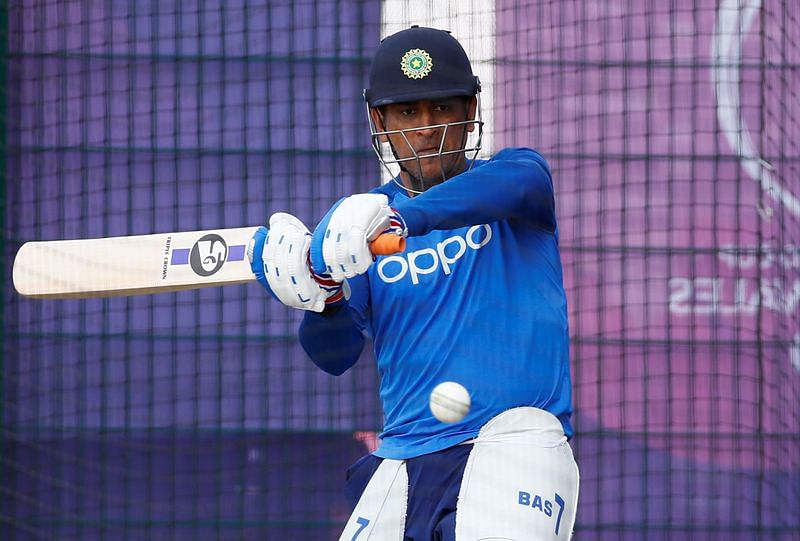 Cricket Dhoni Hampered By Knee Injury Says Fleming Theprint