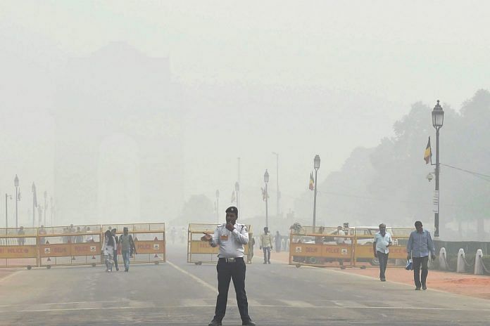 As smog chokes Delhi, political blame game begins, but no action yet
