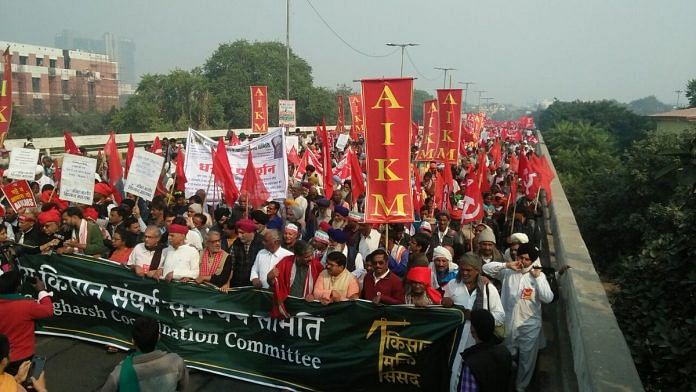 Farmers protest in New Delhi