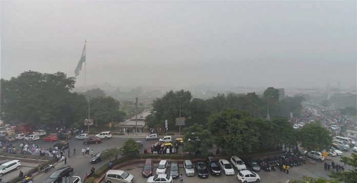 View of the Central Park at Rajiv Chowk, enveloped by heavy smog in New Delhi on Wednesday.