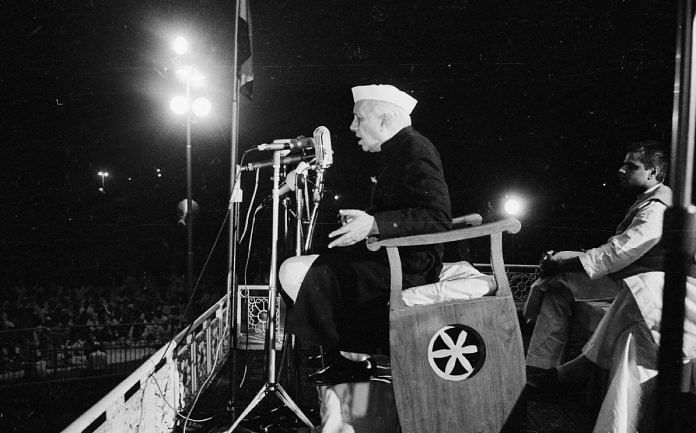 Nehru addressing a crowd