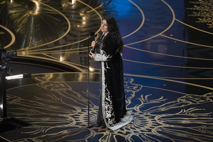 Sharmeen Obaid-Chinoy accepting her Oscar