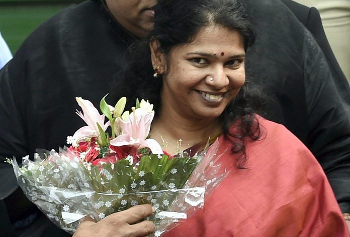 DMK MP Kanimozhi accepts greetings of the supporters