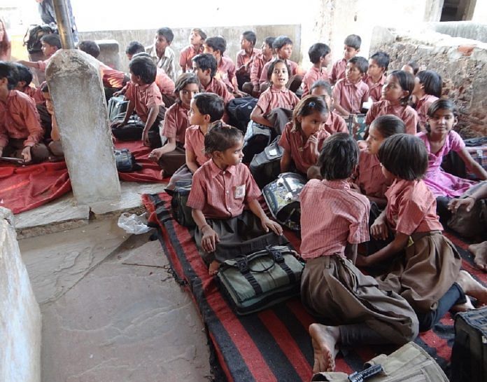 Children in an Indian classroom.