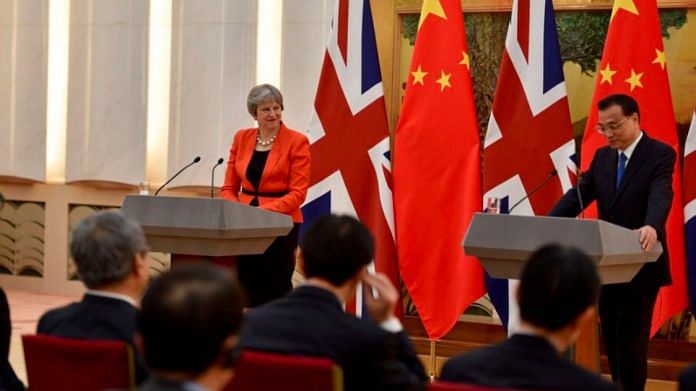 Theresa May and Premier Li Keqiang
