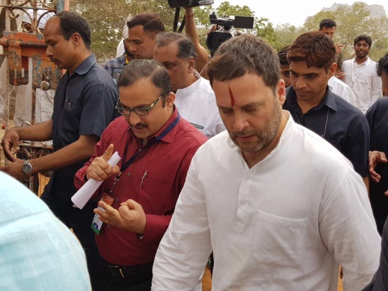 Siddaramaiah drives looking ahead, but Modiji keeps looking at rear-view: Rahul Gandhi