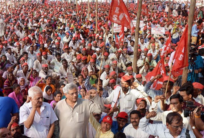 Sitaram Yechury with farmers taking part in the 'Kisan long march' organised by All Indian Kisan Sabha (AIKS) | PTI