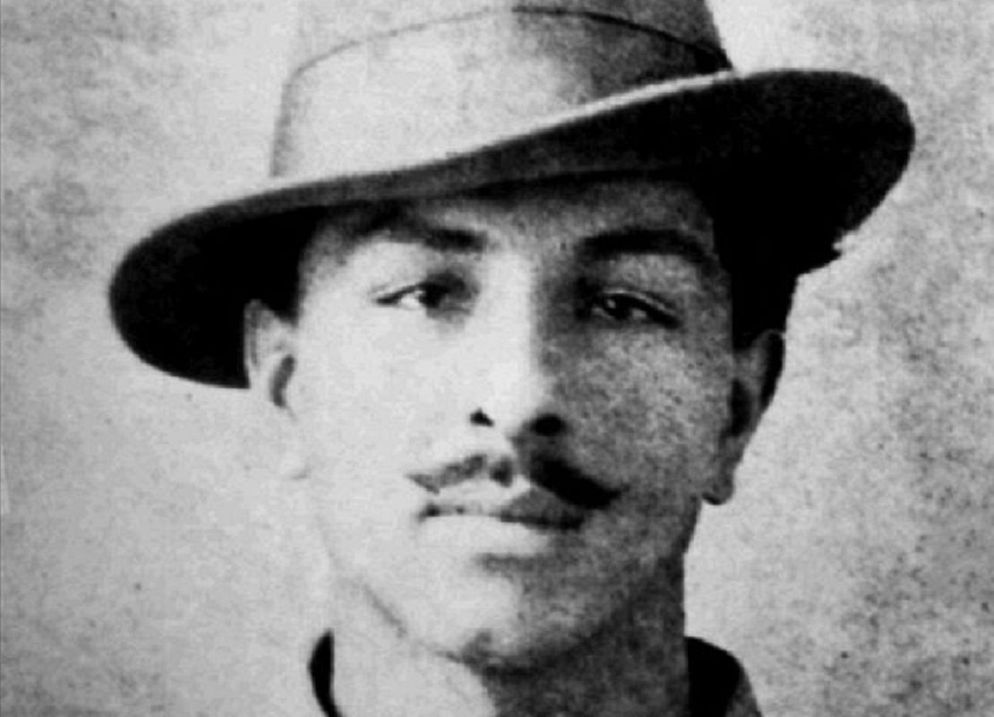 bhagat singh with pistol