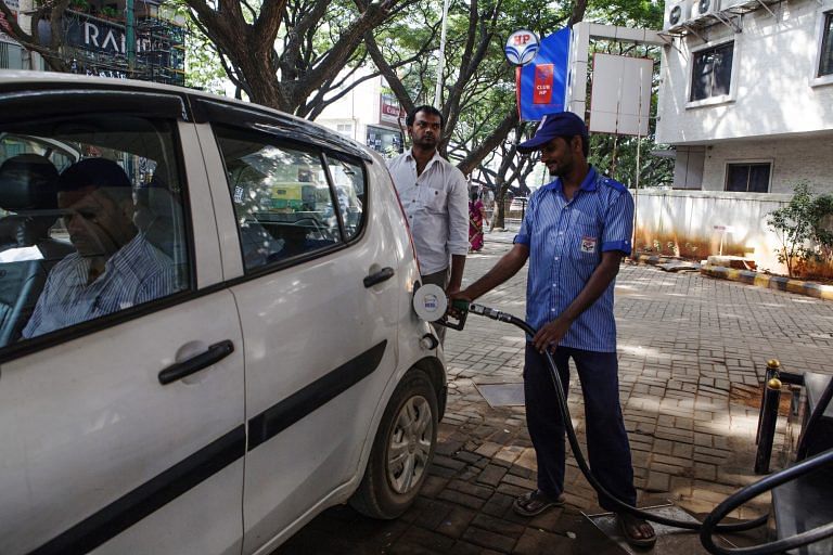 Government is said to ask oil retailers not to raise fuel prices