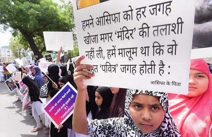Protestors protesting against Kathua rape case in Ahmedabad