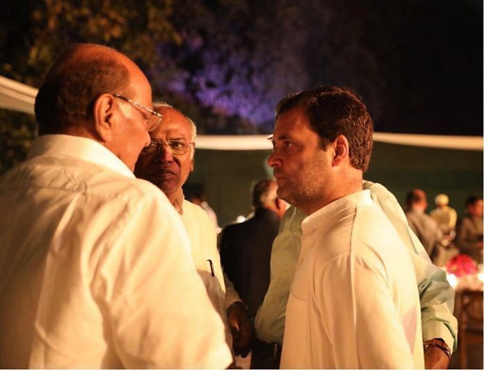 Sharad Pawar with Congress President Rahul Gandhi at a dinner hosted by UPA Chairperson Sonia Gandhi