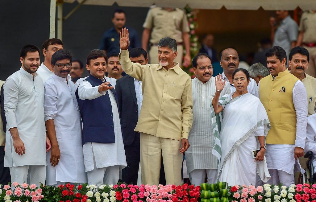 Chandrababu Naidu, Mamata Banerjee & Akhilesh Yadav , Tejashwi Yadav and others during the swearing-in ceremony of JD(S)-Congress coalition government, in Bengaluru