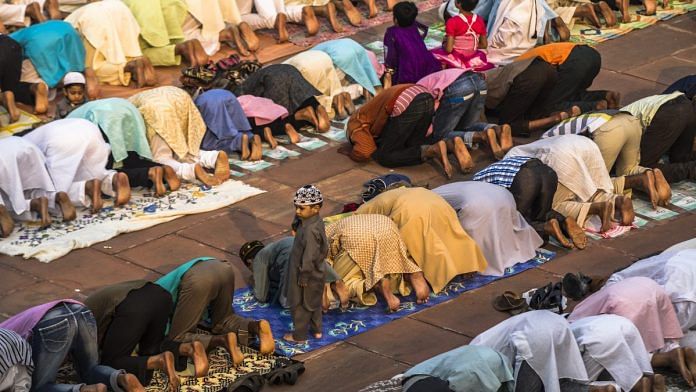 Eid al-Adha prayers at Jama Masjid, New Delhi | Daniel Berehulak/Getty Images)