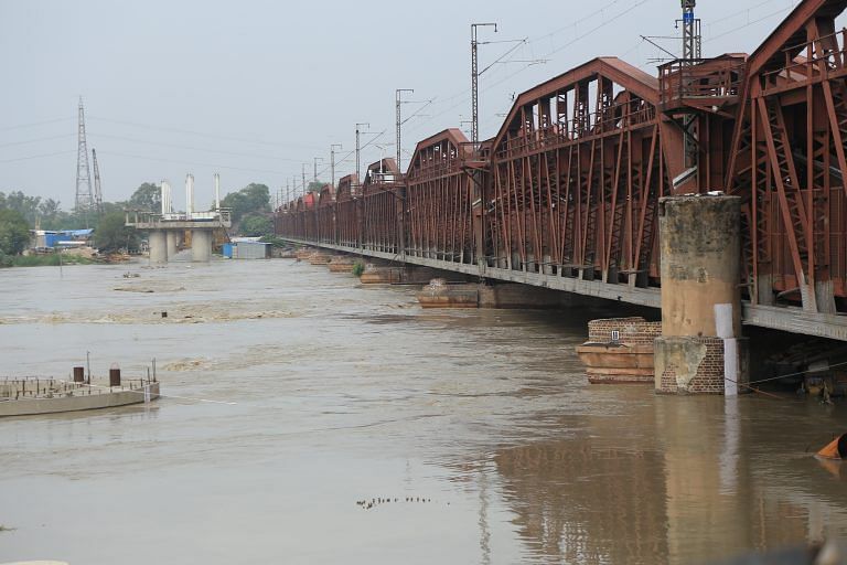 As water levels rise, Yamuna becomes a tourist spot for curious Delhiites