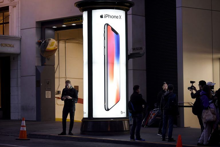 Apple to start mass production of new low-cost iPhone in February
