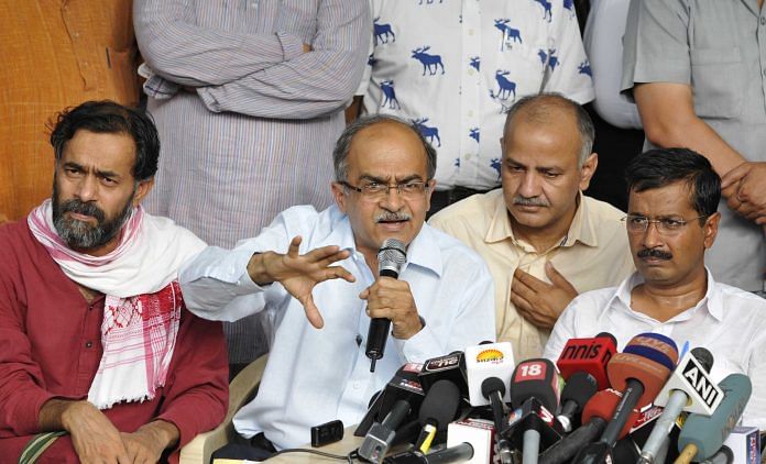 AAP leaders Arvind Kejriwal, Prashant Bhushan, Manish Sisodia and Yogendra Yadav in, 2014 | Sushil Kumar/Hindustan Times via Getty Images