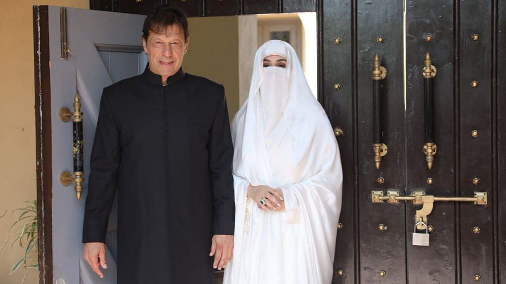Prime Minister Imran Khan and his wife Bushra Bibi | @PTIofficial/Twitter
