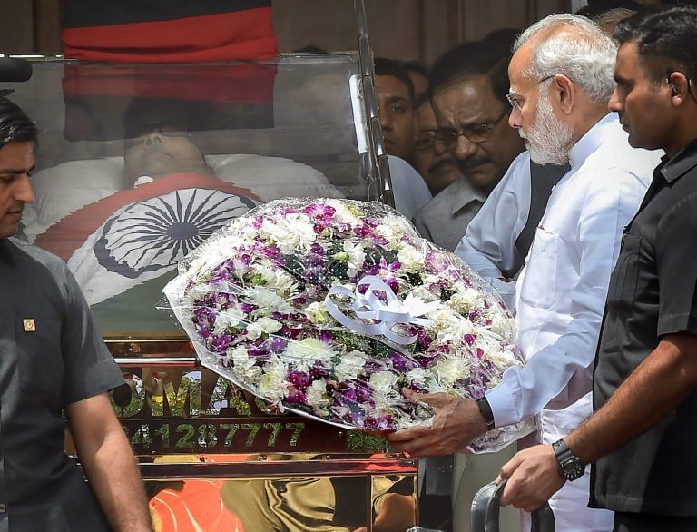 Tamil Nadu mourns as Karunanidhi is buried, and kanwariyas go on rampage in Delhi