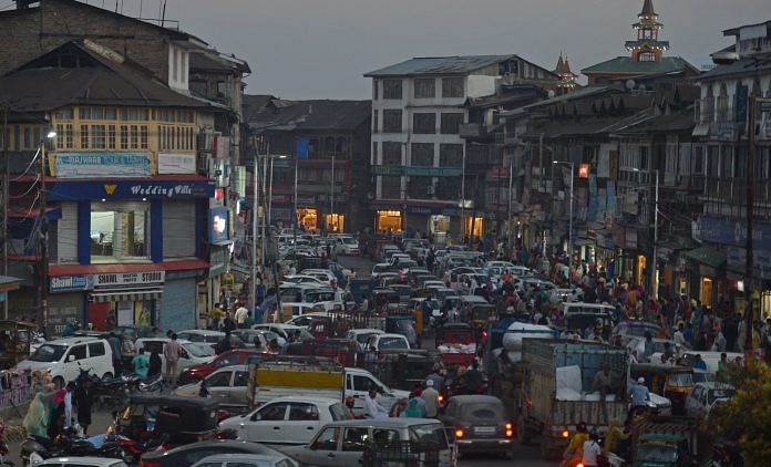 Traffic jam in Lal Chowk, Srinagar | Tauseef Mustafa/AFP/Getty Images