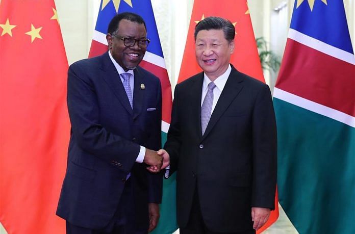 Chinese President Xi Jinping (R) meets with Namibian President Hage Geingob at the Forum of China-Africa Cooperation, Beijing summit | FOCAC website