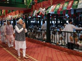 Prime Minister Narendra Modi interacting with Muslims | @BJP4India/Twitter
