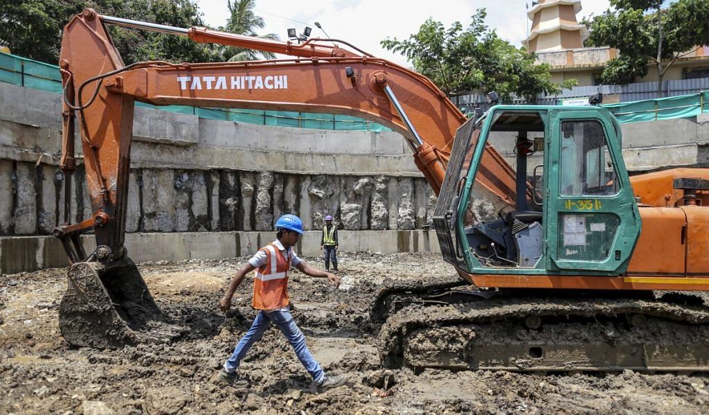 Operations at a Mumbai Metro Rail Corp. Tunnel Excavation Site