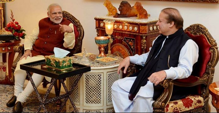 Former Prime Minister of Pakistan Nawaz Sharif (R) meets with Indian Prime Minister Narendra Modi (L) in Lahore, Pakistan on December 25, 2015 | Pakistan Information Department/Anadolu Agency/Getty Images