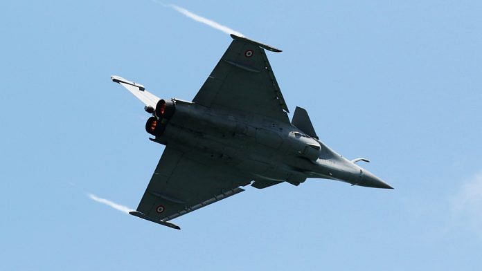 A Rafale fighter jet manufactured by Dassault Aviation SA | SeongJoon Cho/Bloomberg