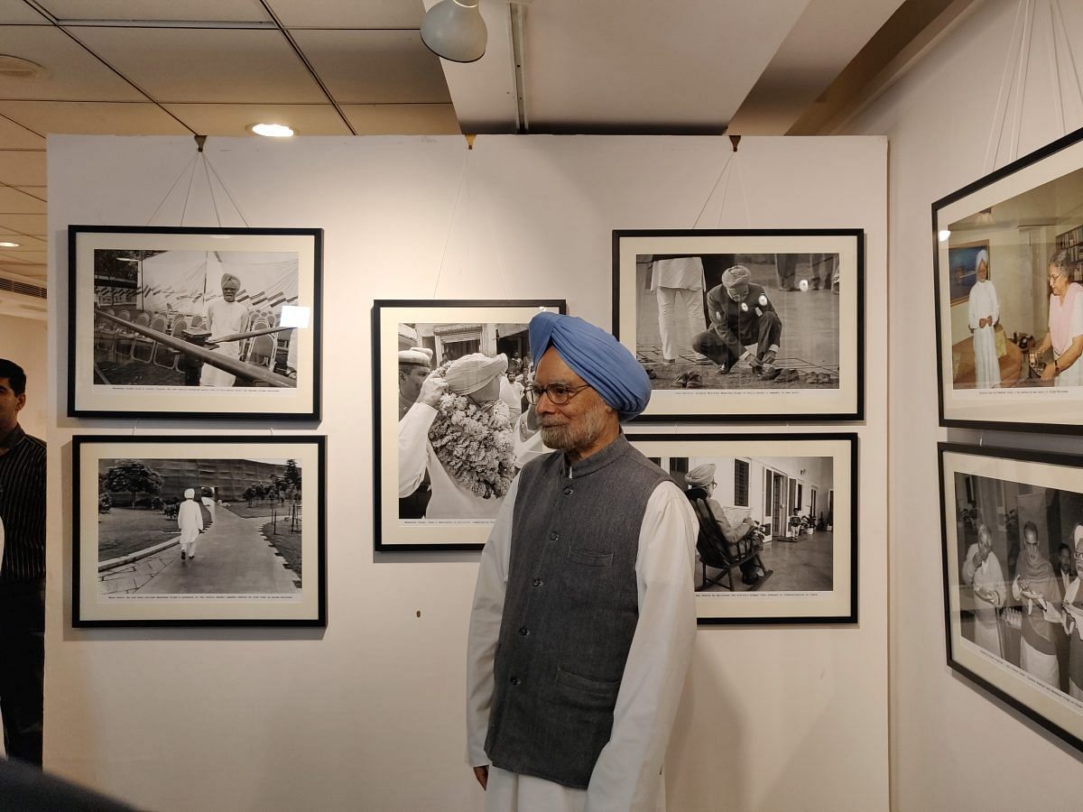 The solitary figure of Manmohan Singh -- Photo being referred to at right bottom corner | Manisha Mondal/ThePrint