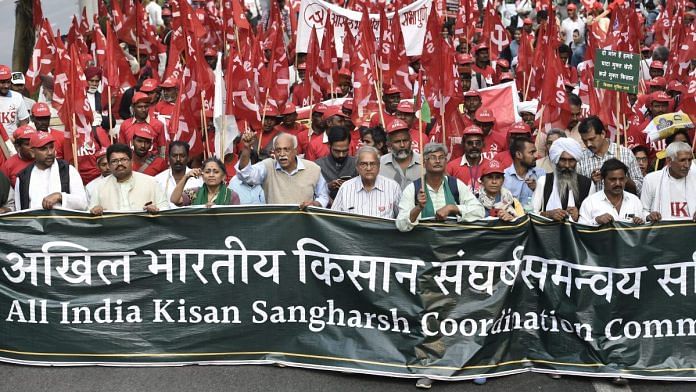 All India Kisan Sangharsh Coordination Committee members and farmers arrive for a rally in New Delhi |PTI