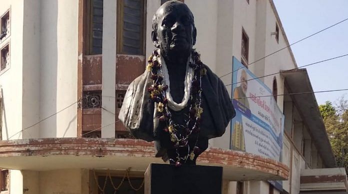 The bust of Sardar Vallabhbhai Patel at Godhra | Khandubhai Parmar