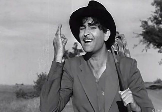 Raj Kapoor in a still from Shree 420 | Twitter