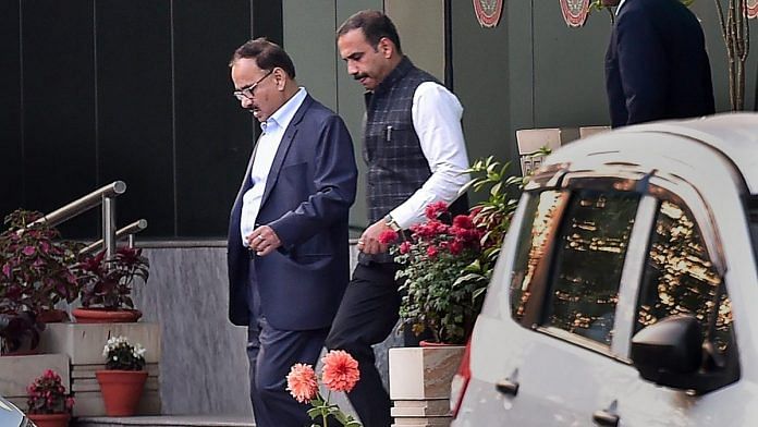 Alok Verma leaves from CBI headquarters in New Delhi