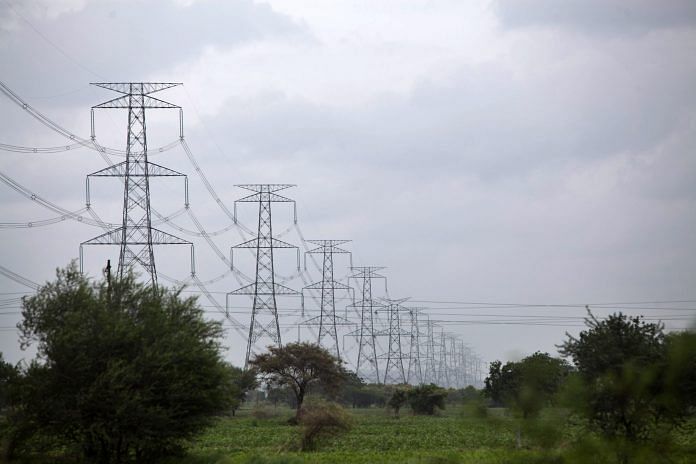 Electricity transmission towers in Maharashtra | Karen Dias/Bloomberg