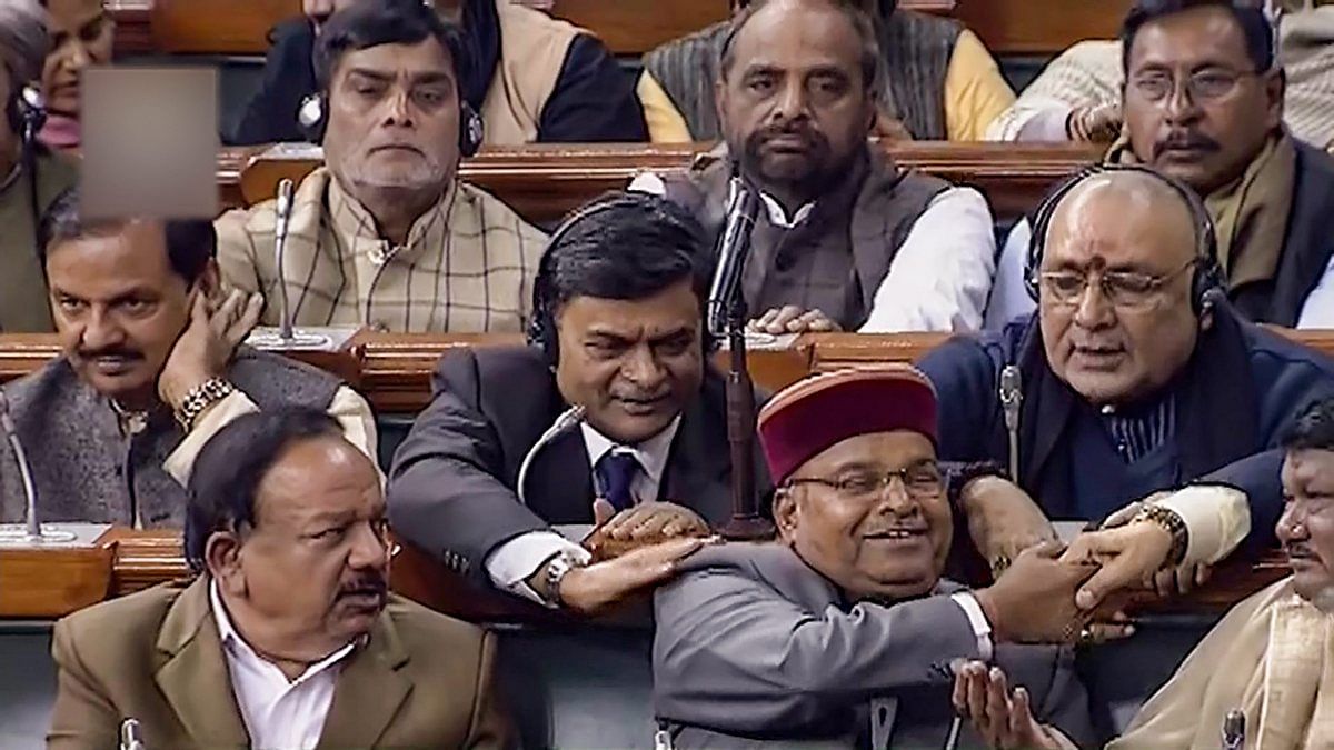 Latest news on 10 per cent quota bill | ThePrint Social Justice minister Thawarchand Gehlot and other MPs after Lok Sabha passed the 10 per cent quota bill | PTI