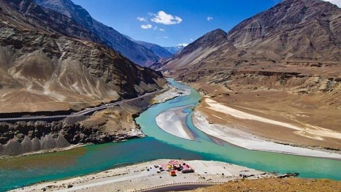 Confluence of Indus river and Zanskar river in India | Wikipedia