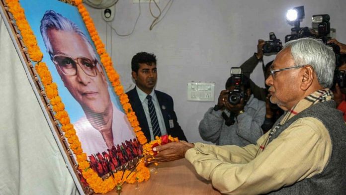 Bihar CM Nitish Kumar pays tribute to former union defence minister George Fernandes in Patna | PTI