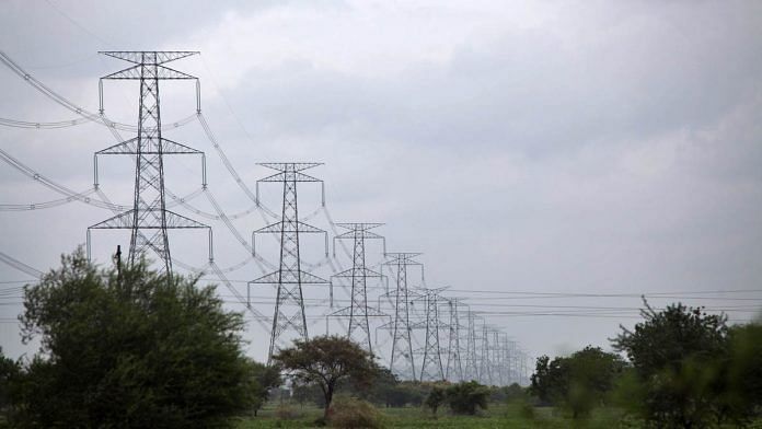 Electricity transmission towers in Maharashtra