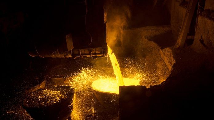 Molten steel is poured at a factory in Haryana | Udit Kulshrestha/Bloomberg