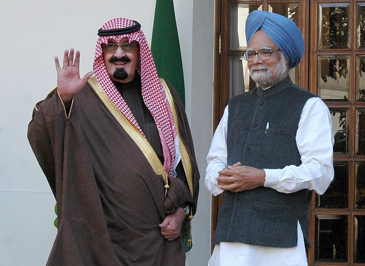 Saudi Arabia's King Abdullah bin Abdul Aziz Al Saud with Manmohan Singh in New Delhi, January, 2006 | Bloomberg