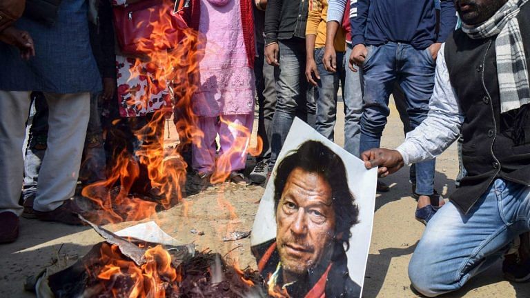 Dainik Bhaskar says Imran talks war, Jagran says he’s running scared