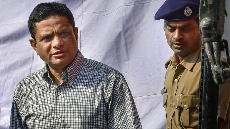 CBI issues lookout notice for ex-West Bengal top cop Rajeev Kumar in the Saradha scam case
