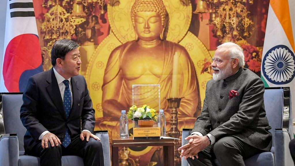 Prime Minister Narendra Modi with Mayor of Gimhae City Heo Seong Gon in Seoul