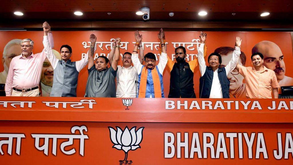 BJP Gen Secy Kailash Vijayvargiya with GJM and GNLF leaders pose for a group photo to support BJP in Darjeeling in the upcoming in New Delhi | PTI