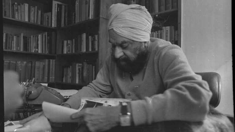 Khushwant Singh was called ‘dirty old man’ & sent hate mail. It didn’t stop him from writing