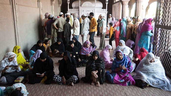 Women pray at the Jama Masjid in New Delhi | Representational image | Keith Bedford/Bloomberg News
