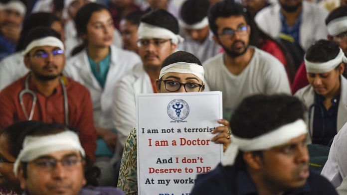 Members of Resident Doctors Association of New Delhi's AIIMS show solidarity with their counterparts in West Bengal | Photo: PTI