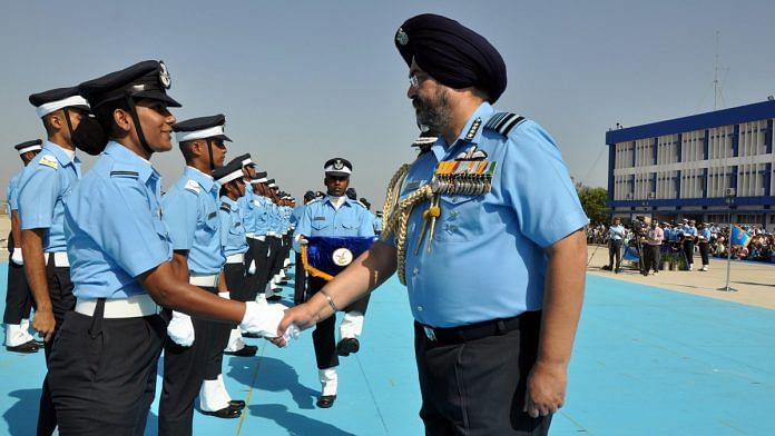 Air Chief Marshal B.S. Dhanoa meets Flight Cadets | ANI File Photo